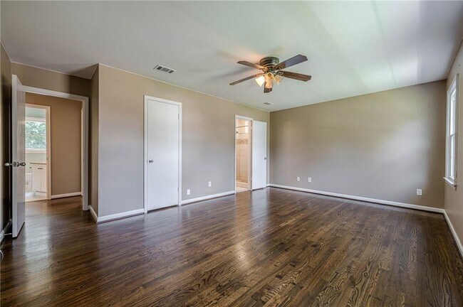 Building Photo - 385 Stonebridge Trail