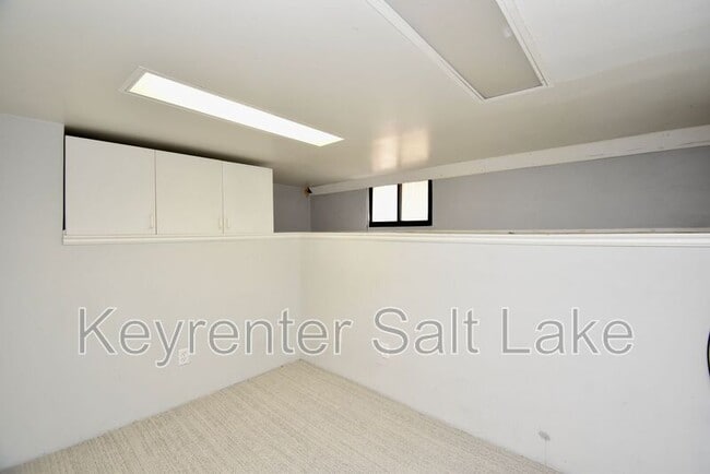 Building Photo - 1583 Princeton Ave S