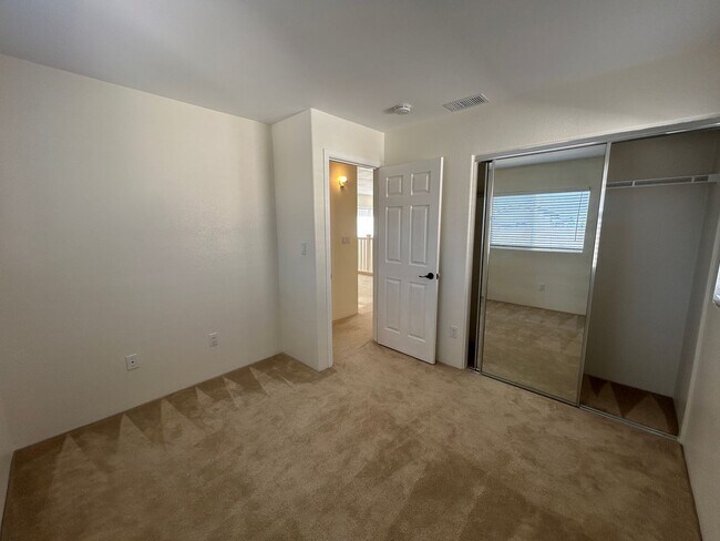 Building Photo - Large Ocean Pointe Home with In-Law Suite,...