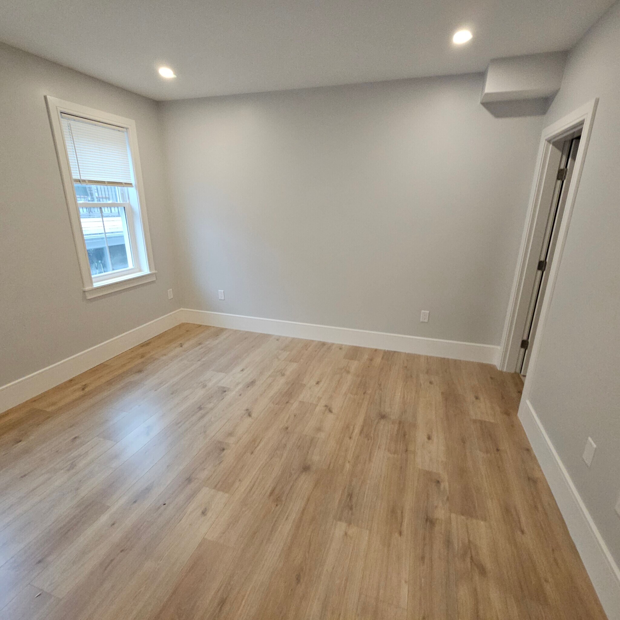 Building Photo - 124 Kenrick St