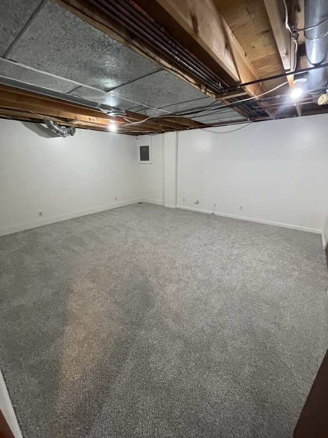 Building Photo - 2177 Woodleaf Ct
