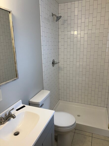 Master bath - 1312 Skyline Dr