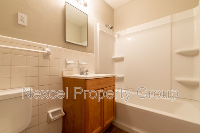 Building Photo - 8254 Elmbrook Dr