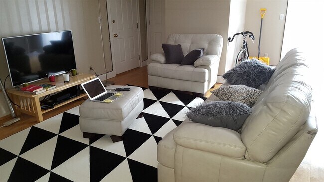 Building Photo - 24 Forge Pond