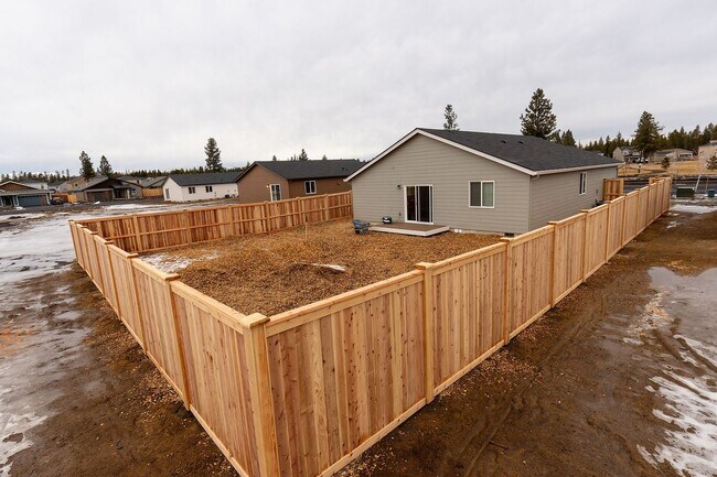 Building Photo - Brand New Home - 3bdrm 2.5ba - The Reserve in the Pines - La Pine, OR