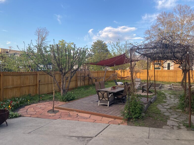 Building Photo - 2141 S 500 E