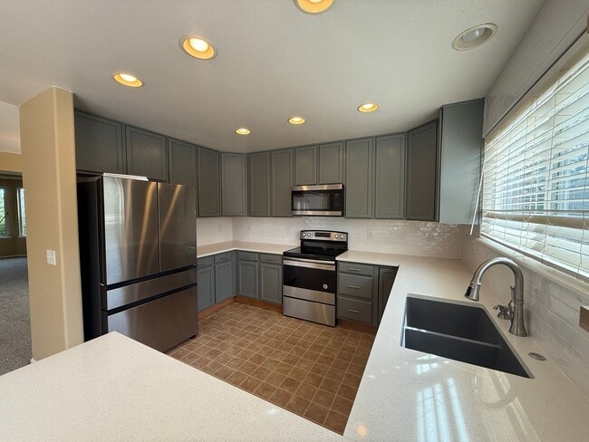 Building Photo - 4128 Ascendant Dr