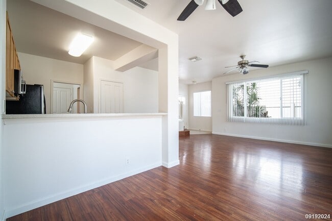 Building Photo - 4 br/2.5 ba Ewa Gentry Tuscany II, Schedul...