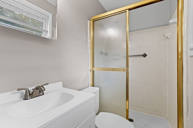 Building Photo - Seller Financing Available!