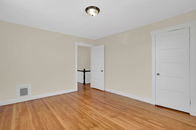 Building Photo - 157-159 Pleasant Street