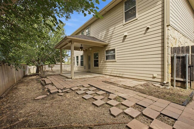 Building Photo - 2302 Brookhollow Terrace