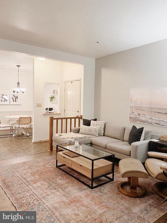 Building Photo - 2709 Summerview Way