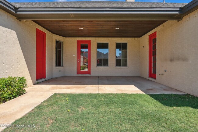 Building Photo - 623 N 9th St