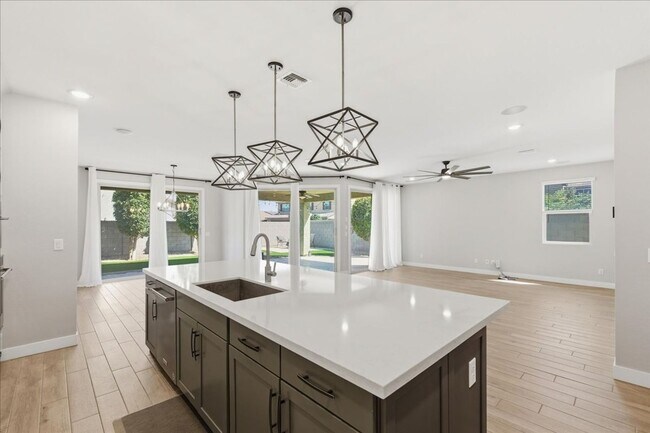 Building Photo - 2225 N 140th Dr