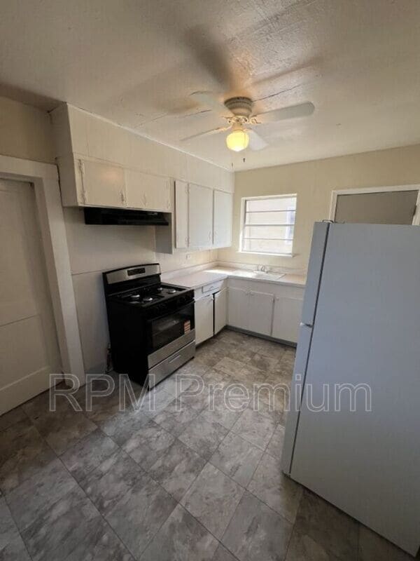 Building Photo - 13363 Sunshine Rd