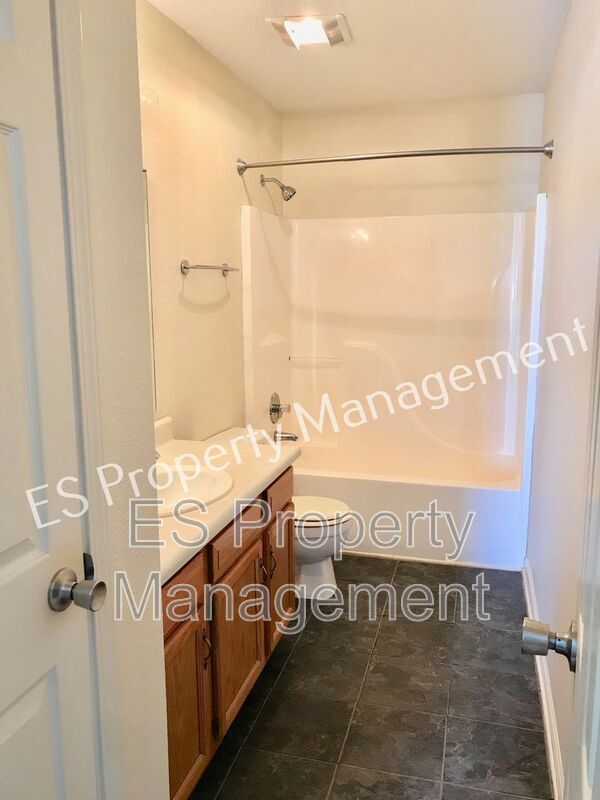 Building Photo - 5742 Ashcroft Dr