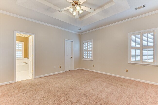 Building Photo - 2937 Hillcreek Dr