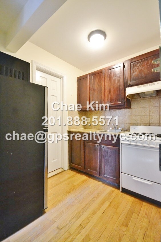 Building Photo - 440 3rd Ave