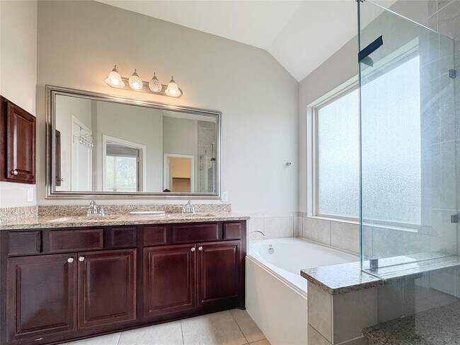 Building Photo - 4714 Western Brook Dr