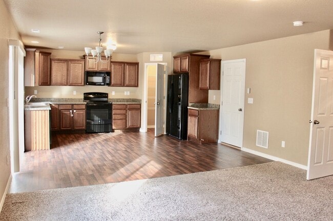 Building Photo - Well Cared For 3 bed/2.5 Bath Home in Security - Widefield