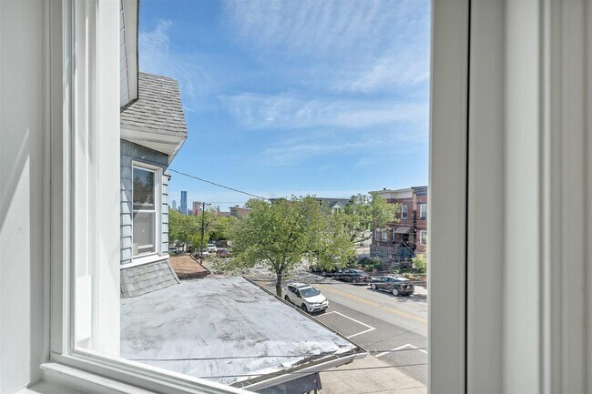Building Photo - 208 Shippen St