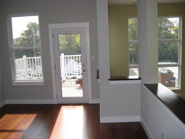 Building Photo - 27 Wheeler St