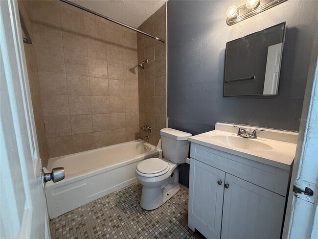 Building Photo - 8923 N 40th St