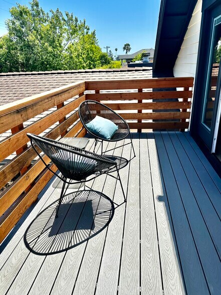 sunny deck - 521 Palm St
