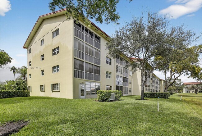Building Photo - 701 SW 128th Ave