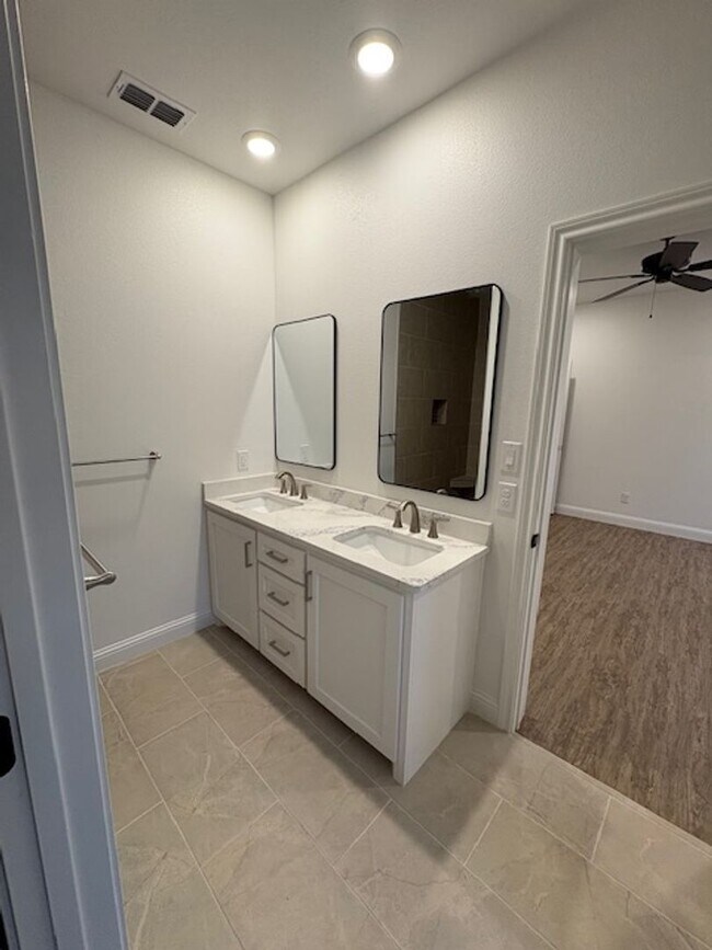 Building Photo - 376 Kristie Path