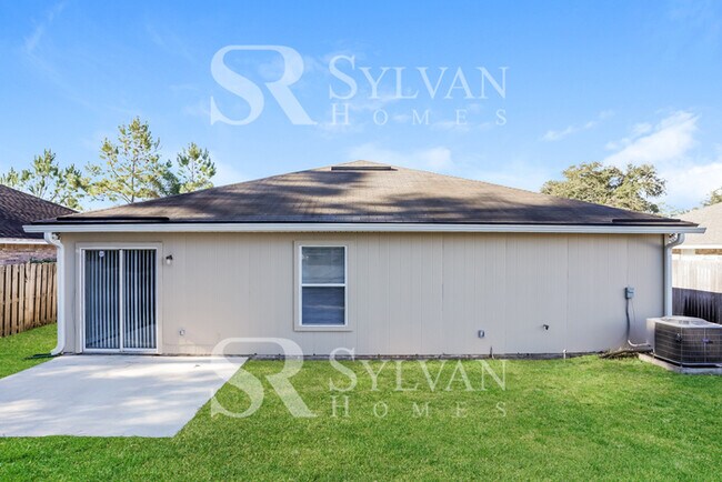 Building Photo - Experience the Lifestyle awaiting you!