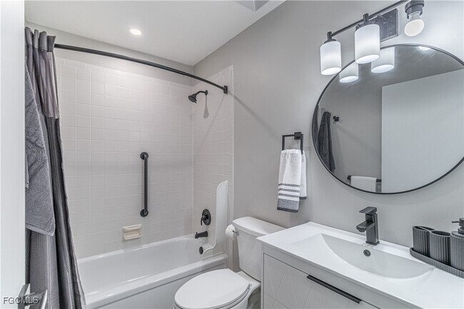 Building Photo - 7402 Lake Breeze Dr