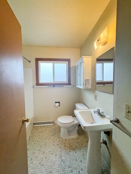 Building Photo - 2155 S Fountain Ave