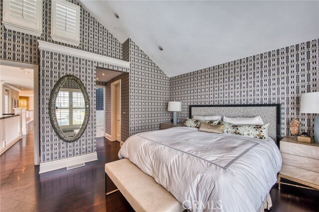 Building Photo - 325 Poppy Ave