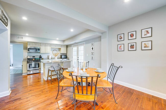 Building Photo - 1518 Riverside Ave