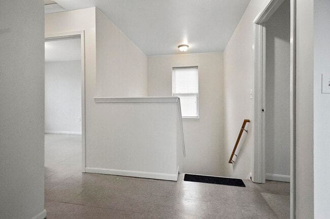 Building Photo - 4128 Buckingham Ave