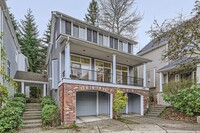 Building Photo - Stunning 4 Bedroom, 3.5 Bathroom Bellevue ...