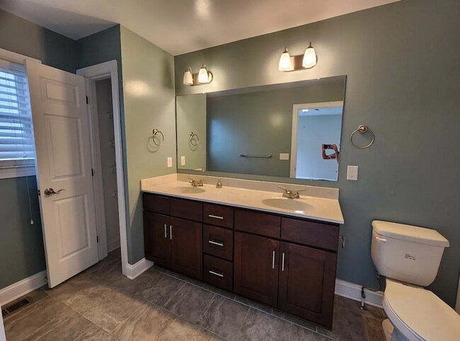 Building Photo - 2232 Lapis Ln