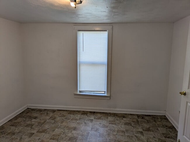 Building Photo - 411 S Bradshaw St