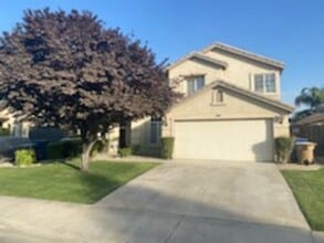 Building Photo - 4 bed/ 3 bath Recently Updated Home!