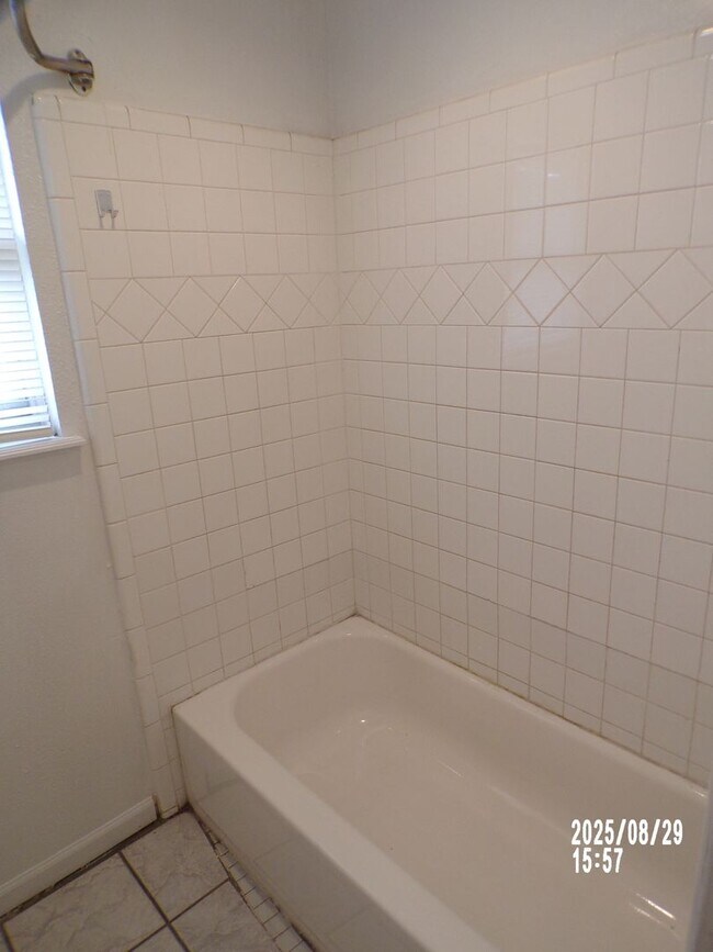 Building Photo - 2335 NW 41st St