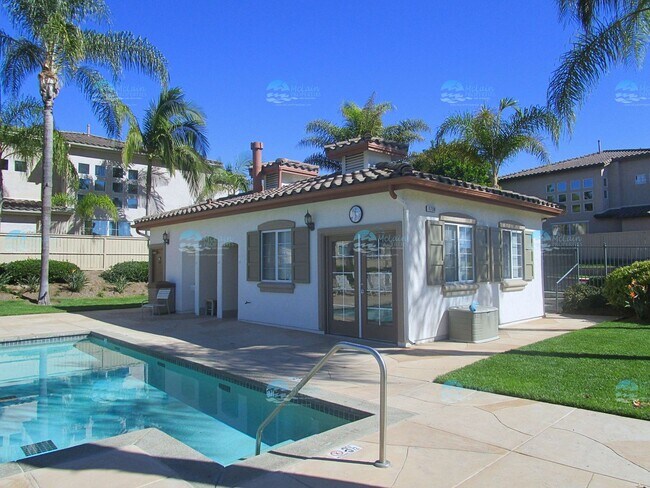 Building Photo - End unit 4 Bedroom House Available Now in ...