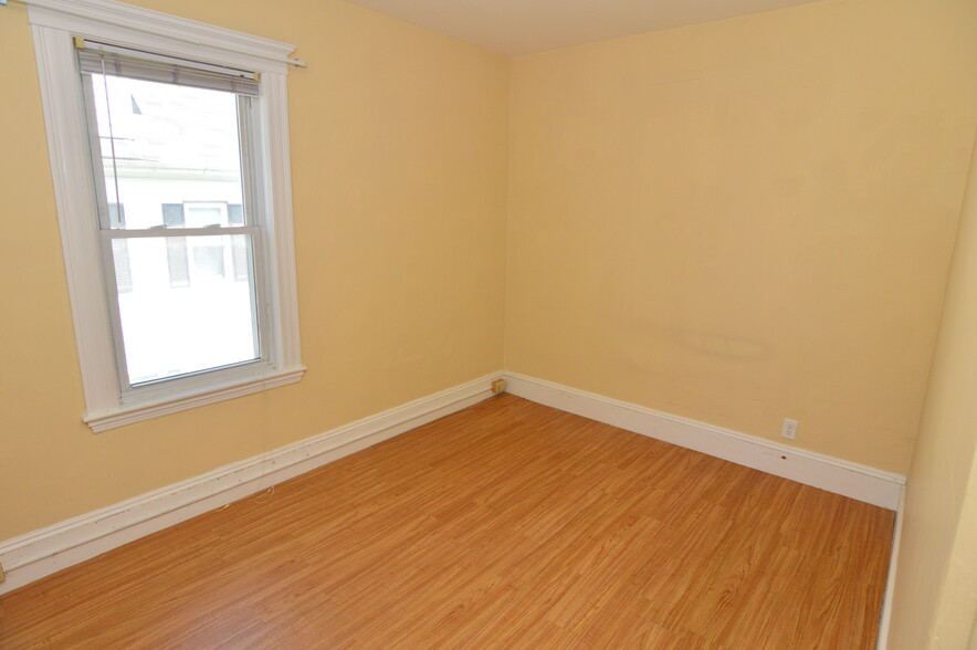 Building Photo - 100 Etna St