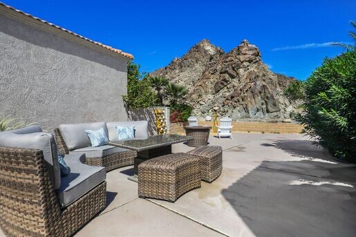 Building Photo - 48535 Vía Encanto