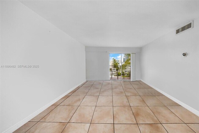 Building Photo - 6545 Indian Creek Dr