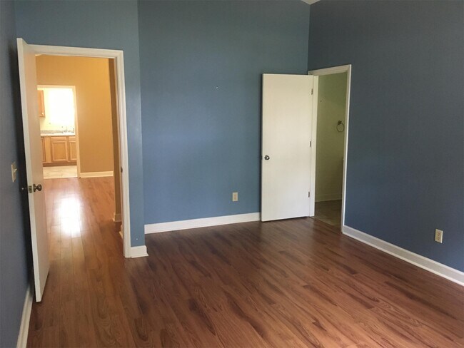 Building Photo - 8457 Battle Forest Dr