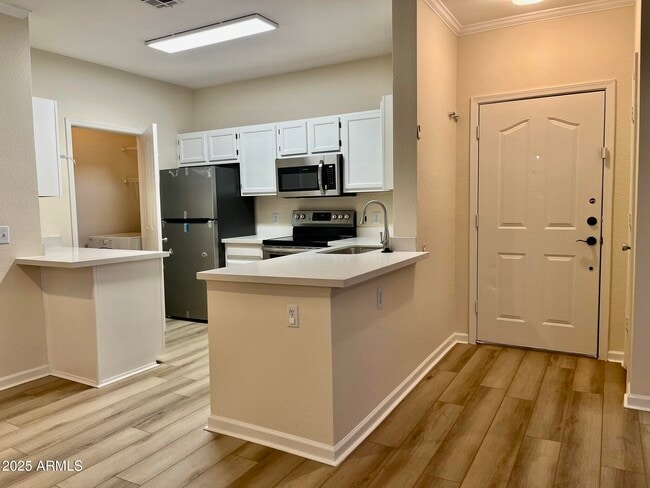 Building Photo - 16013 S Desert Foothills Pkwy