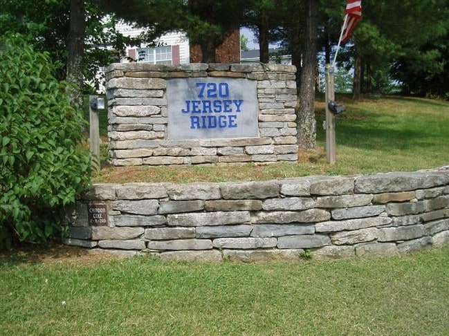 Building Photo - 720 Jersey Ridge Rd