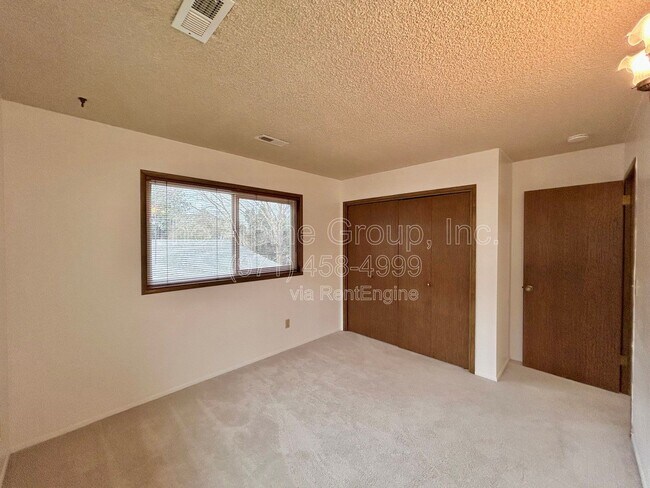 Building Photo - 5462 SW Murray Blvd
