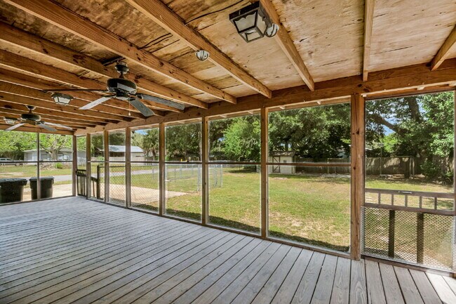 Building Photo - Charming 4 Bedroom Pensacola Rental in a Convenient Location!